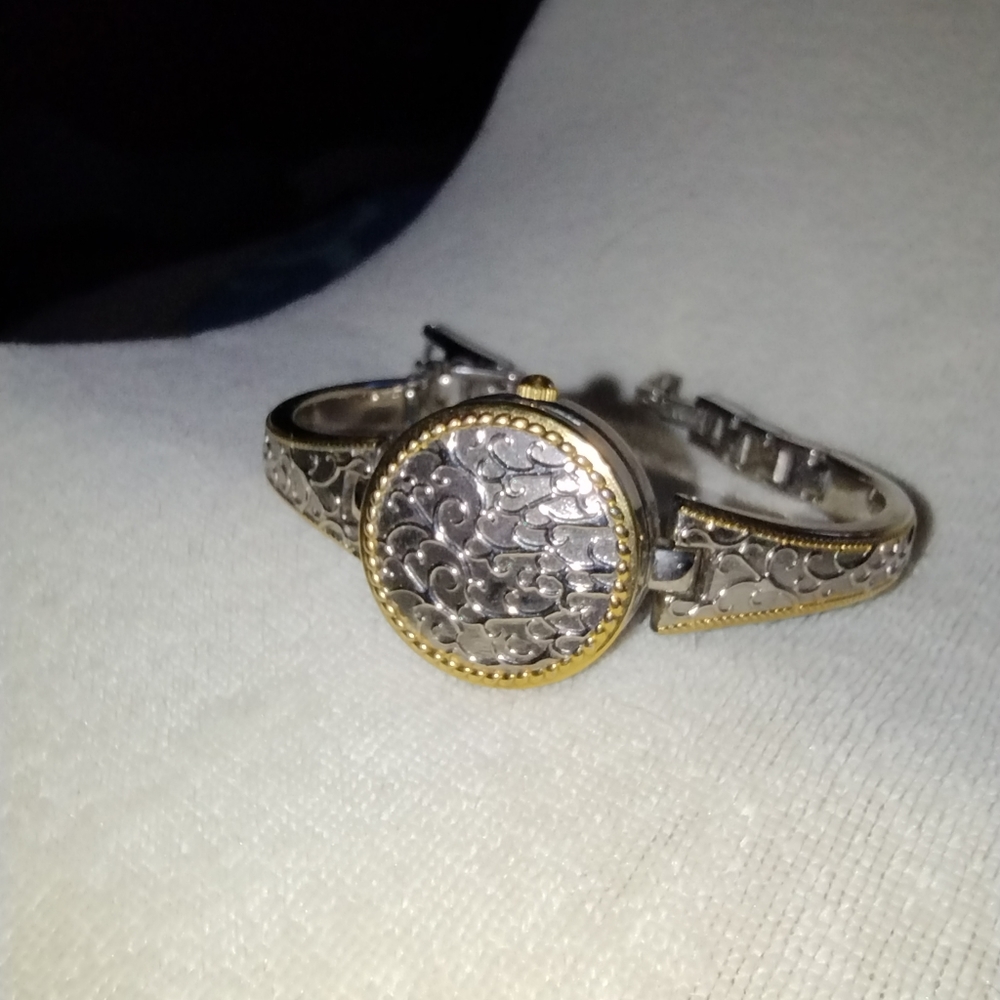 VTG Annie Klein Watch #10/5501 Bangle Style Band Gold & Silver, Protection Cover